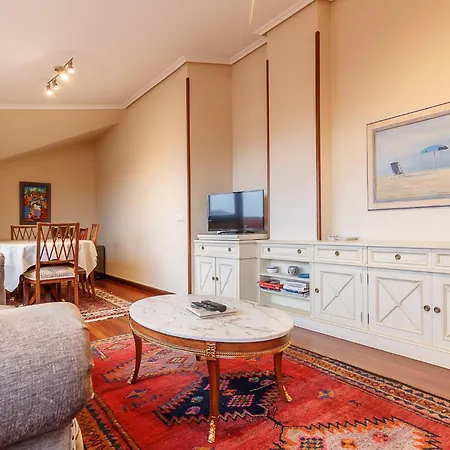 Atico Con 2 Terrazas De 25 M Cada דירה *