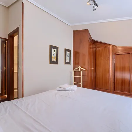 Apartment Atico Con 2 Terrazas De 25 M Cada *